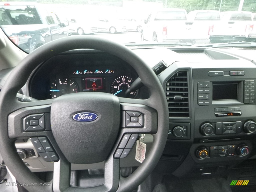2017 F150 XL Regular Cab 4x4 - Oxford White / Earth Gray photo #15