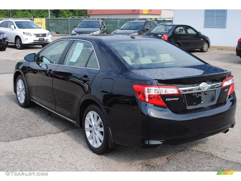 2014 Camry XLE - Attitude Black Metallic / Ivory photo #3