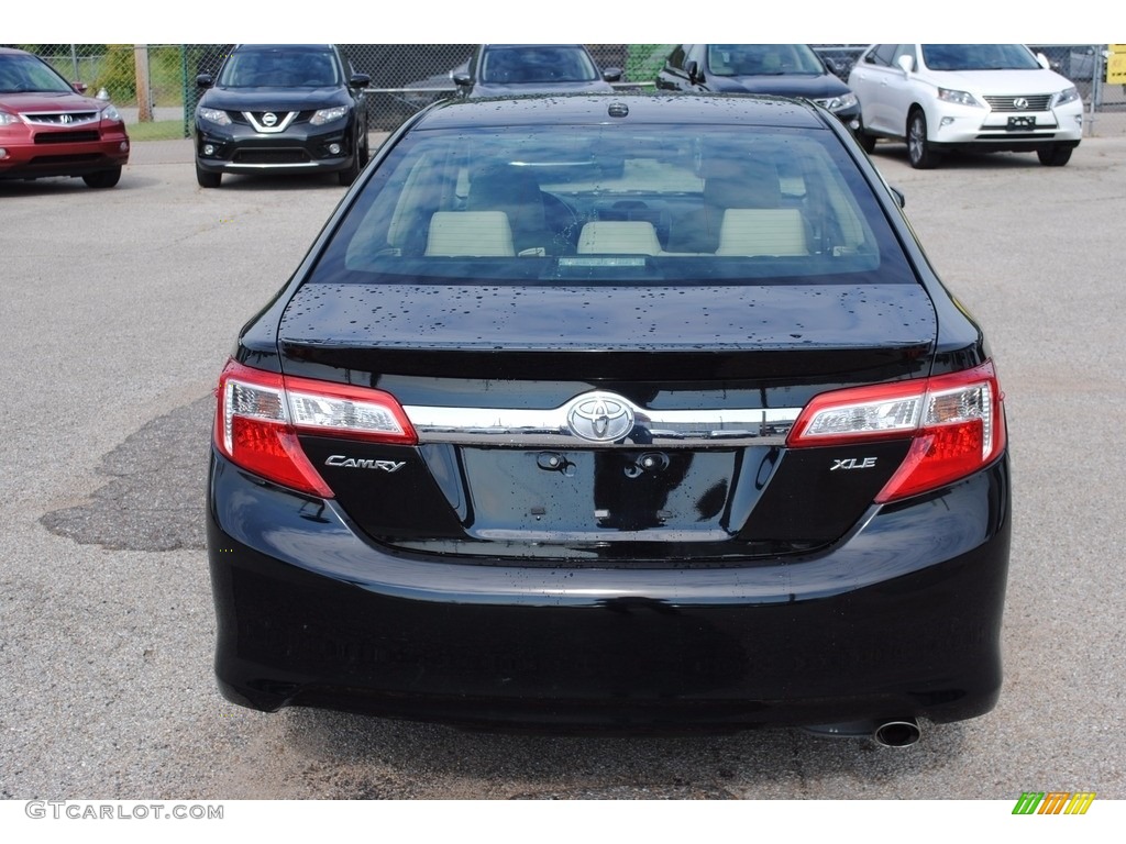 2014 Camry XLE - Attitude Black Metallic / Ivory photo #4