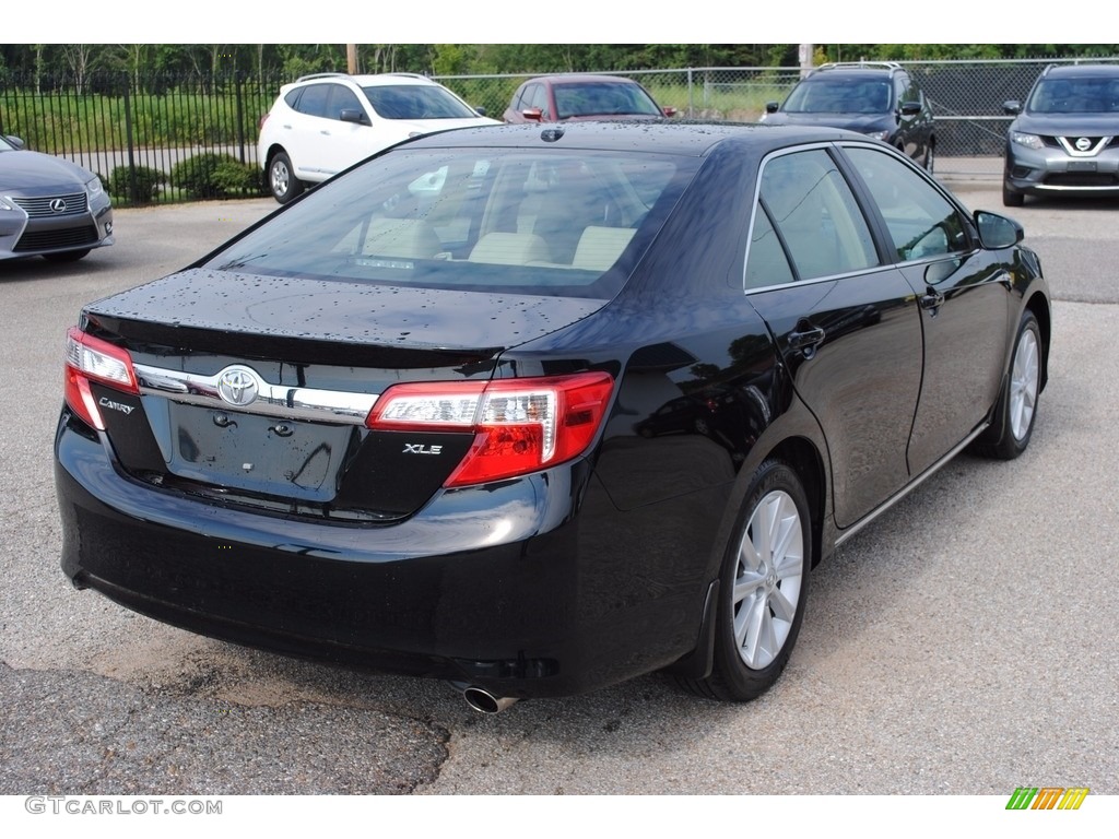 2014 Camry XLE - Attitude Black Metallic / Ivory photo #5