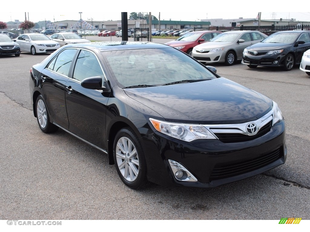 2014 Camry XLE - Attitude Black Metallic / Ivory photo #7