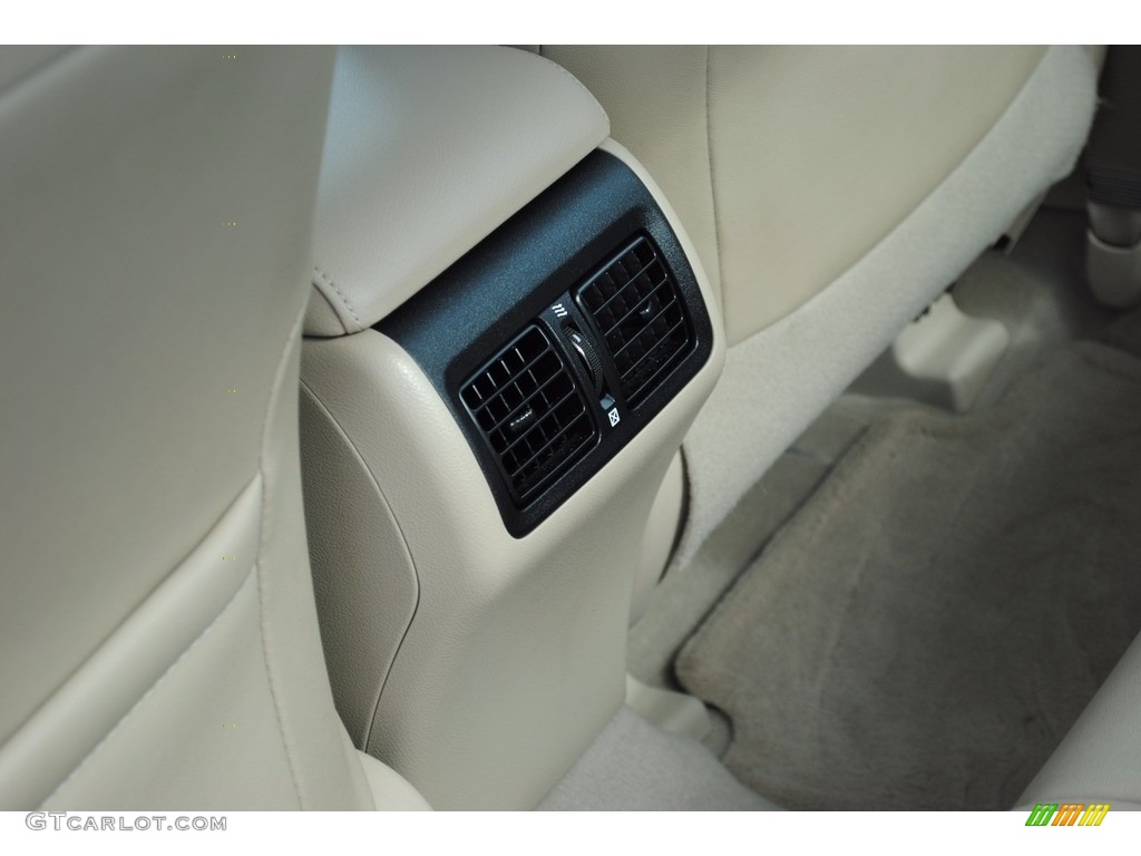 2014 Camry XLE - Attitude Black Metallic / Ivory photo #25