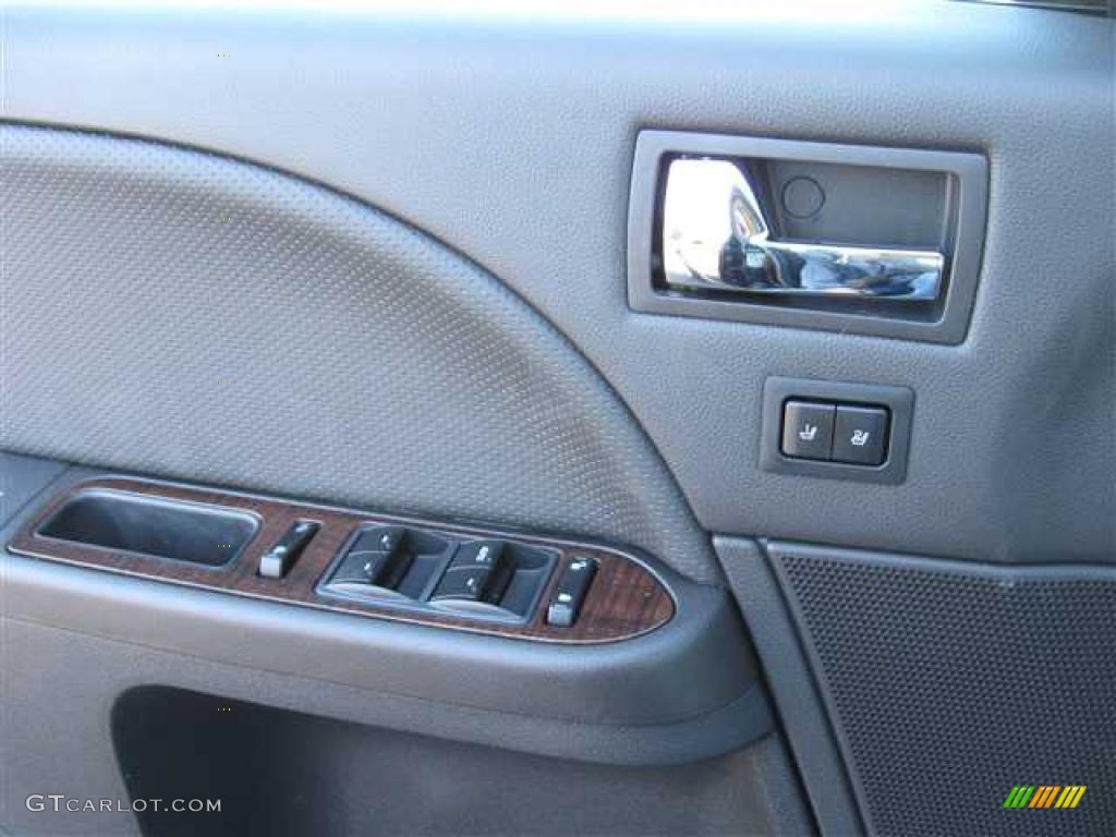 2009 Taurus Limited AWD - Tuxedo Black Metallic / Black photo #12