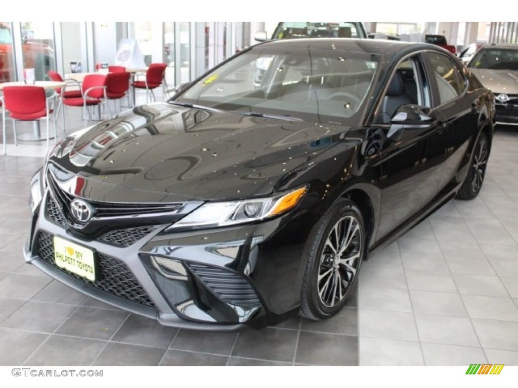 2018 Camry SE - Midnight Black Metallic / Black photo #4