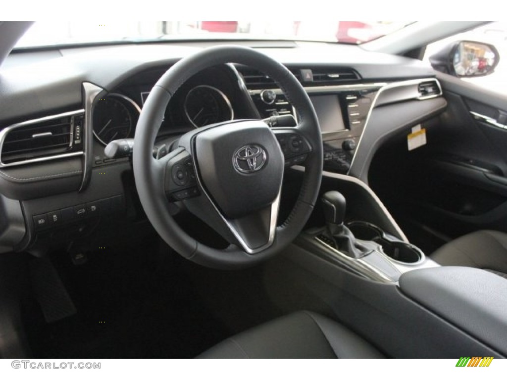 2018 Camry SE - Midnight Black Metallic / Black photo #11