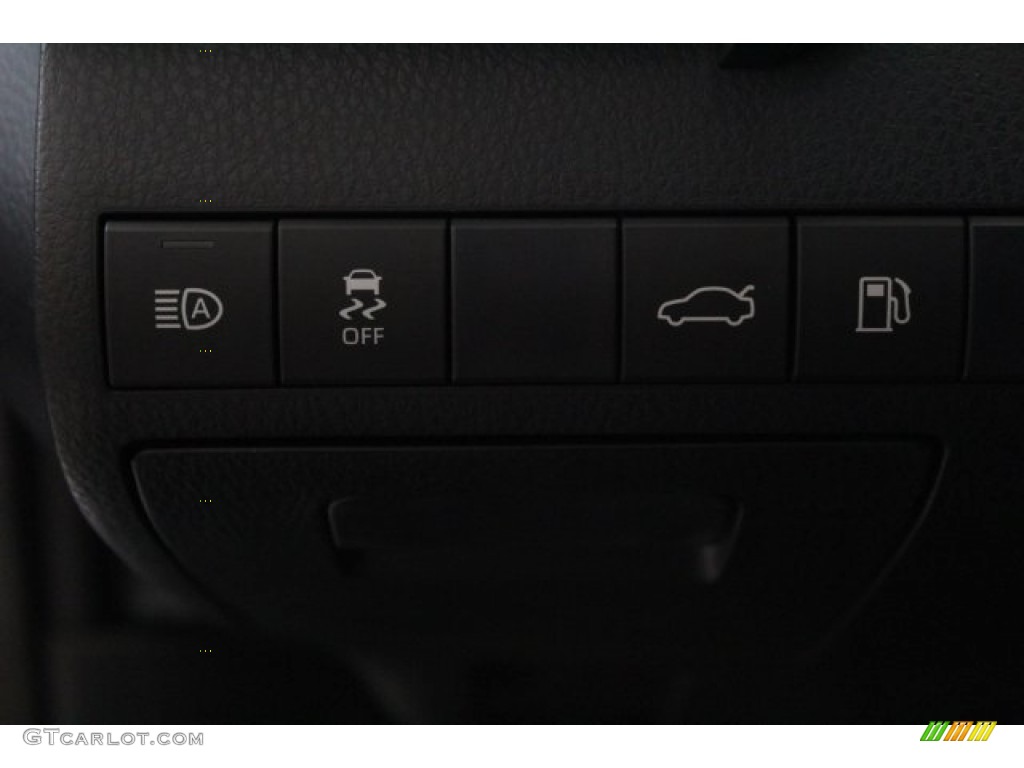 2018 Camry SE - Midnight Black Metallic / Black photo #16