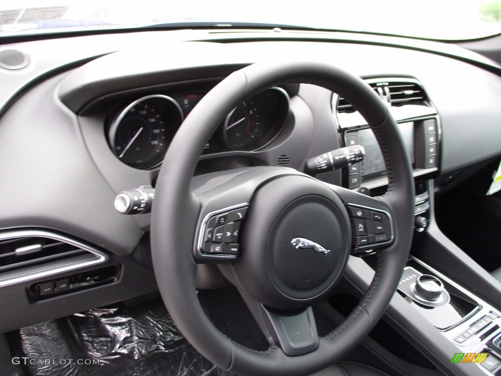 2018 Jaguar F-PACE 25t AWD Premium Steering Wheel Photos