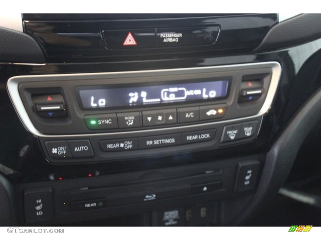 2016 Pilot Touring - Crystal Black Pearl / Black photo #24