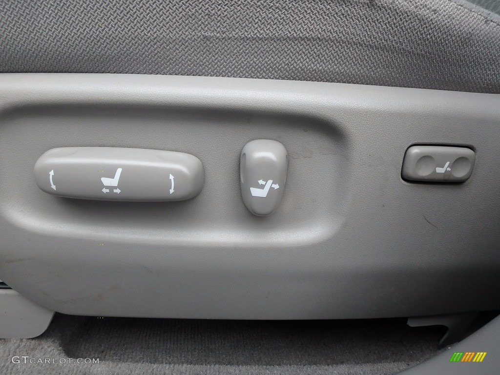 2006 Highlander V6 4WD - Millenium Silver Metallic / Ash Gray photo #9