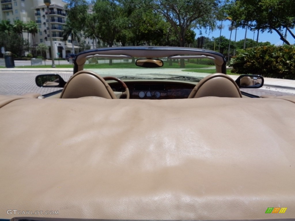 1997 XK XK8 Convertible - British Racing Green / Coffee photo #31