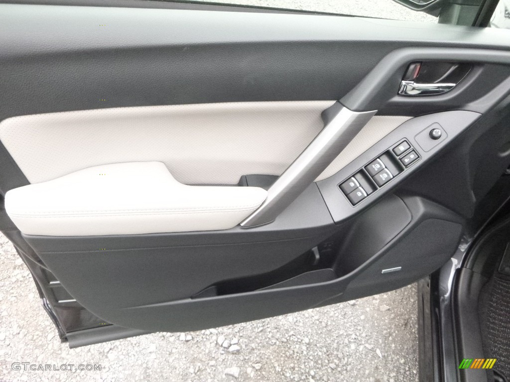 2018 Subaru Forester 2.5i Limited Platinum Door Panel Photo #121837797