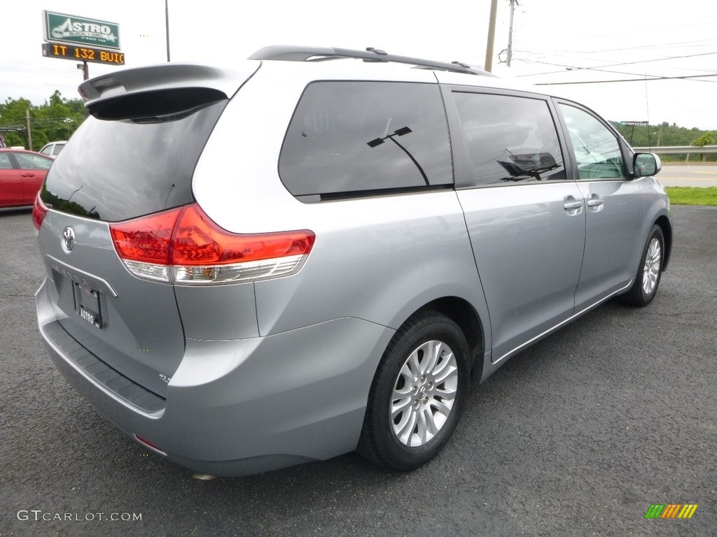 2014 Sienna XLE - Silver Sky Metallic / Light Gray photo #4