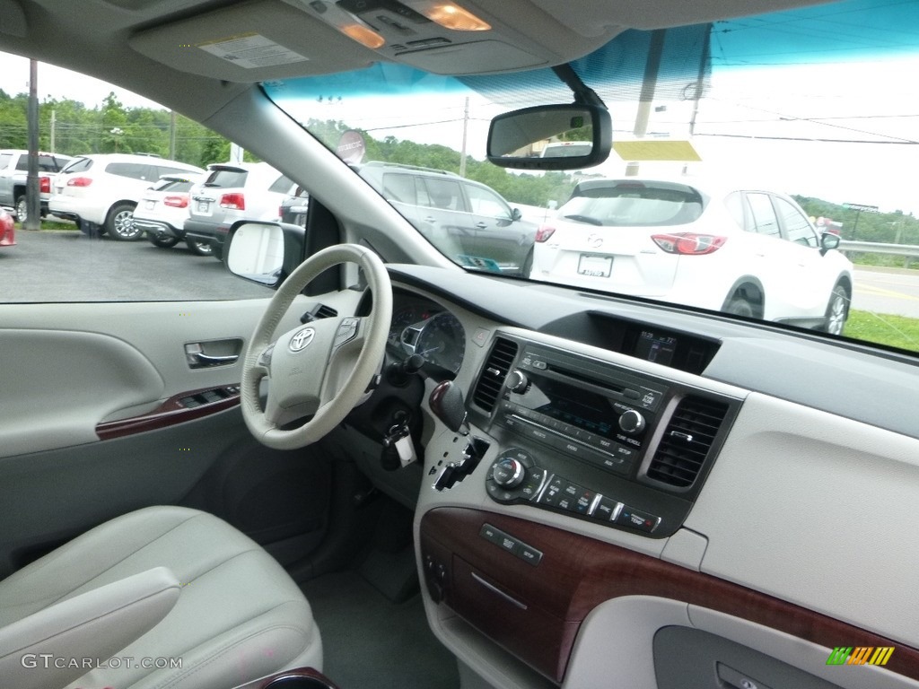 2014 Sienna XLE - Silver Sky Metallic / Light Gray photo #11