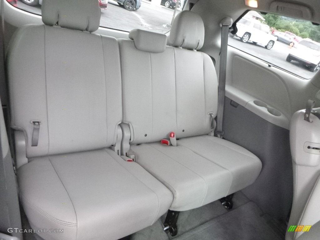 2014 Sienna XLE - Silver Sky Metallic / Light Gray photo #13