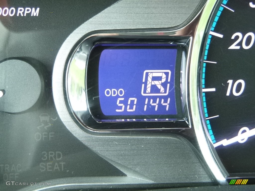 2014 Sienna XLE - Silver Sky Metallic / Light Gray photo #19