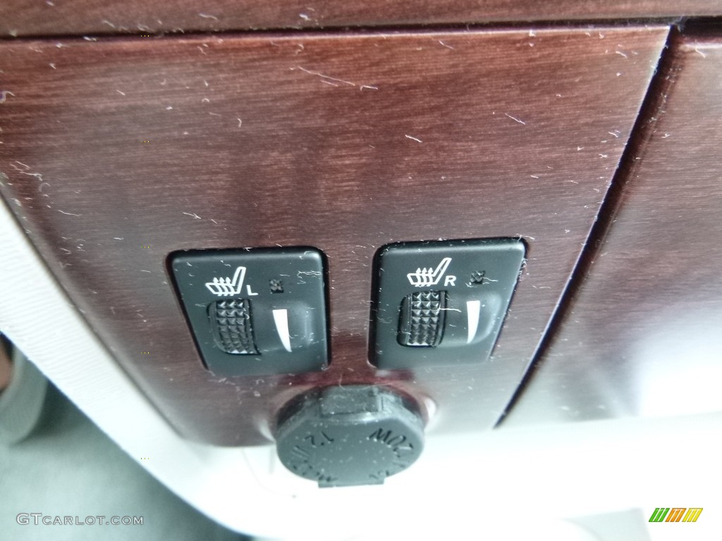 2014 Sienna XLE - Silver Sky Metallic / Light Gray photo #20