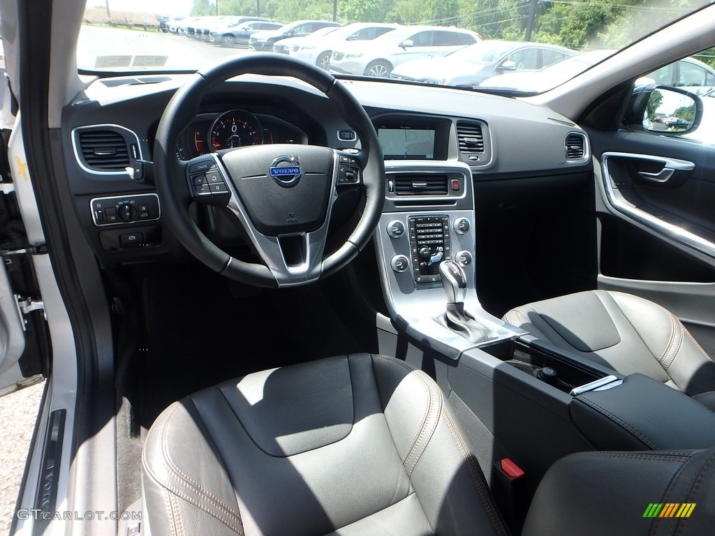 Off Black Interior 2017 Volvo V60 Cross Country T5 AWD Photo #121856133