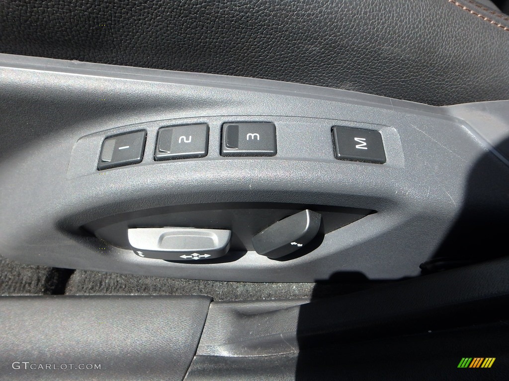2017 Volvo V60 Cross Country T5 AWD Controls Photo #121856184