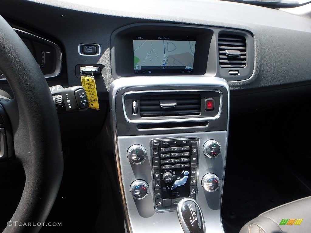 2017 Volvo V60 Cross Country T5 AWD Controls Photos