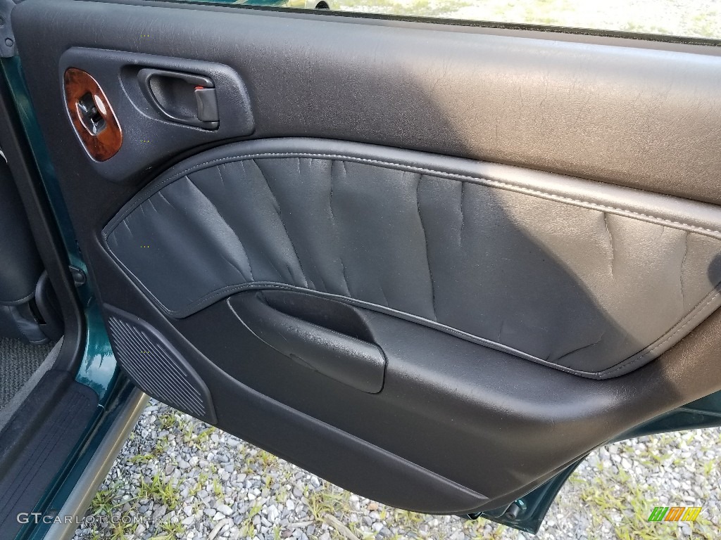 1998 Subaru Legacy Outback Wagon Gray Door Panel Photo #121856984