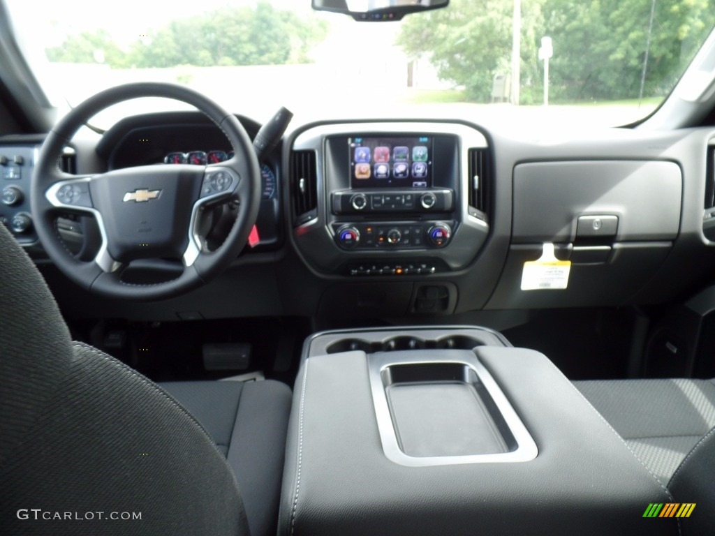 2017 Chevrolet Silverado 3500HD LT Crew Cab 4x4 Dashboard Photos