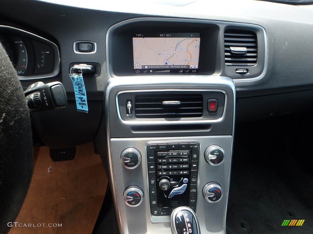 2017 Volvo S60 T5 AWD Controls Photo #121858131