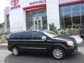 Brilliant Black Crystal Pearl - Town & Country Touring - L Photo No. 2