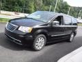 Brilliant Black Crystal Pearl - Town & Country Touring - L Photo No. 6