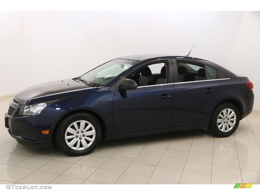 2011 Cruze LS - Imperial Blue Metallic / Jet Black/Medium Titanium photo #3