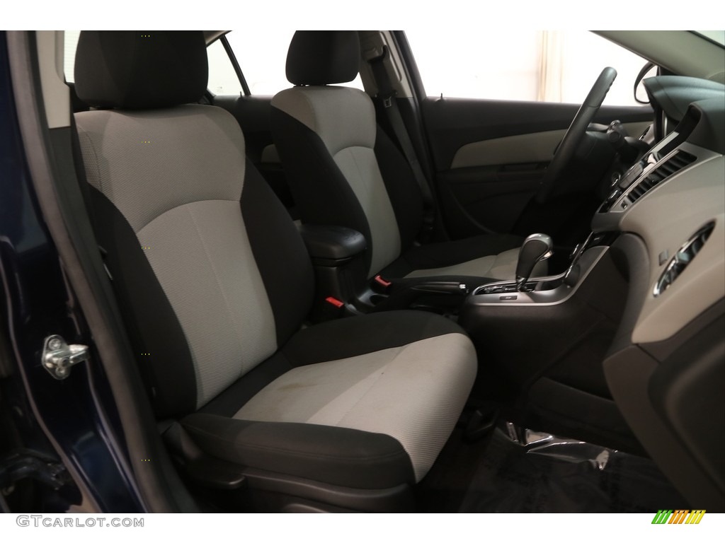 2011 Cruze LS - Imperial Blue Metallic / Jet Black/Medium Titanium photo #12