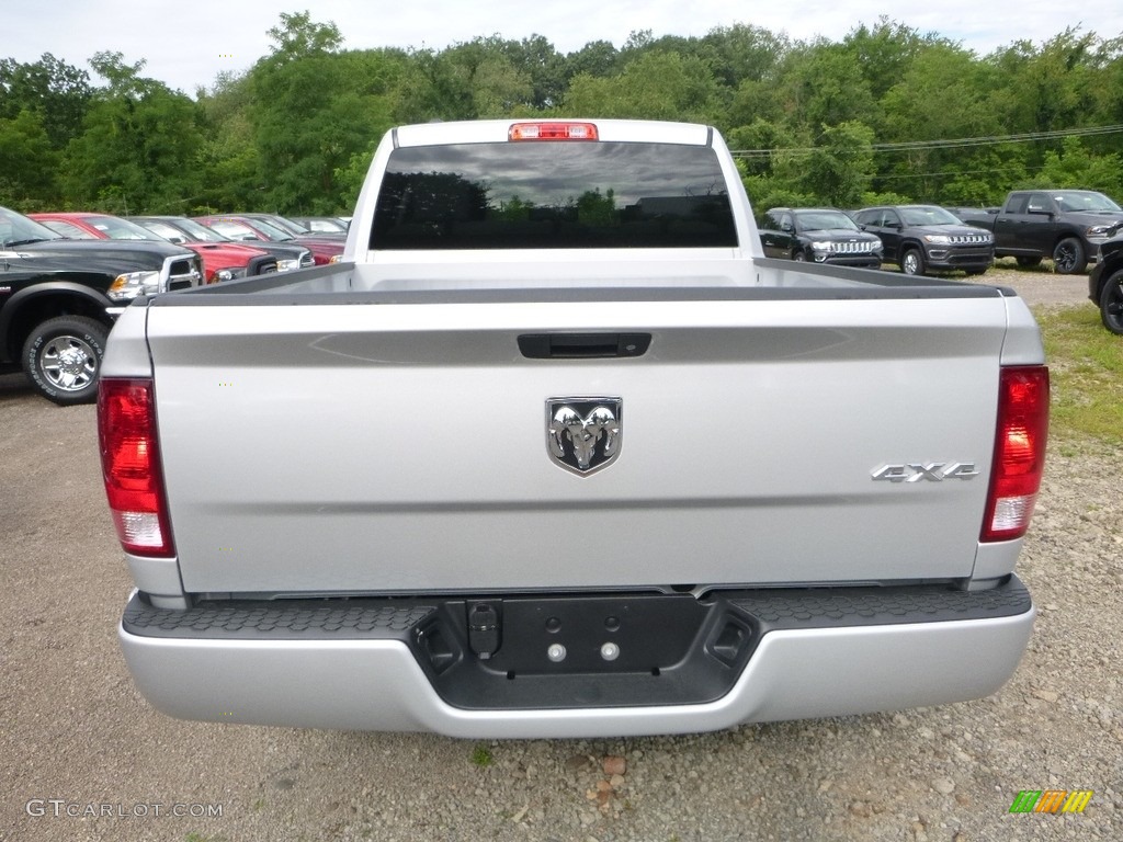 2017 1500 Express Quad Cab 4x4 - Bright Silver Metallic / Black/Diesel Gray photo #4