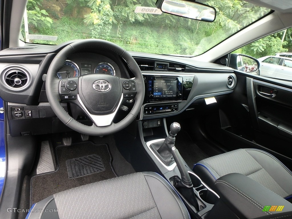 2017 Corolla SE - Blue Crush Metalic / Black photo #8
