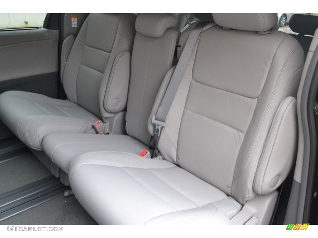 2017 Sienna XLE - Midnight Black Metallic / Ash photo #7