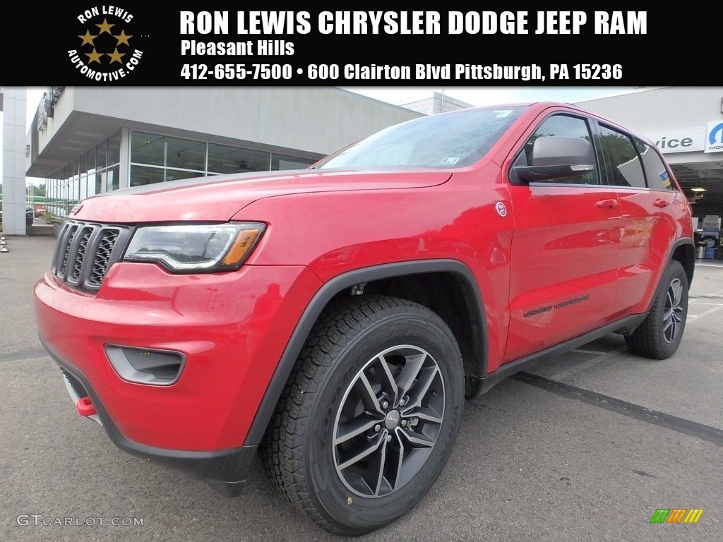 2017 Grand Cherokee Trailhawk 4x4 - Redline 2 Coat Pearl / Black photo #1