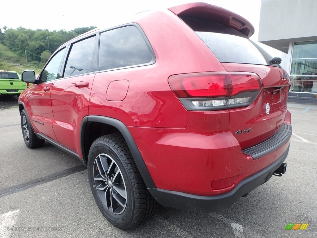 2017 Grand Cherokee Trailhawk 4x4 - Redline 2 Coat Pearl / Black photo #2