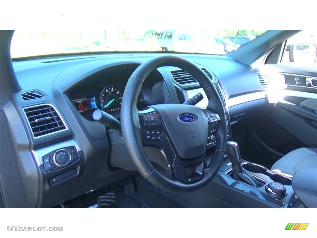 2017 Explorer XLT 4WD - Blue Jeans / Ebony Black photo #10