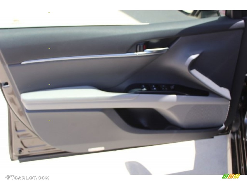2018 Camry LE - Brownstone / Ash photo #9