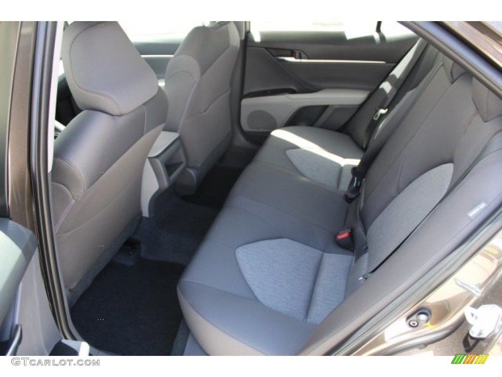 2018 Camry LE - Brownstone / Ash photo #22