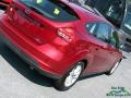 Ruby Red - Focus SE Hatch Photo No. 34