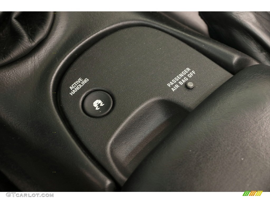 2002 Chevrolet Corvette Convertible Controls Photo #121888177