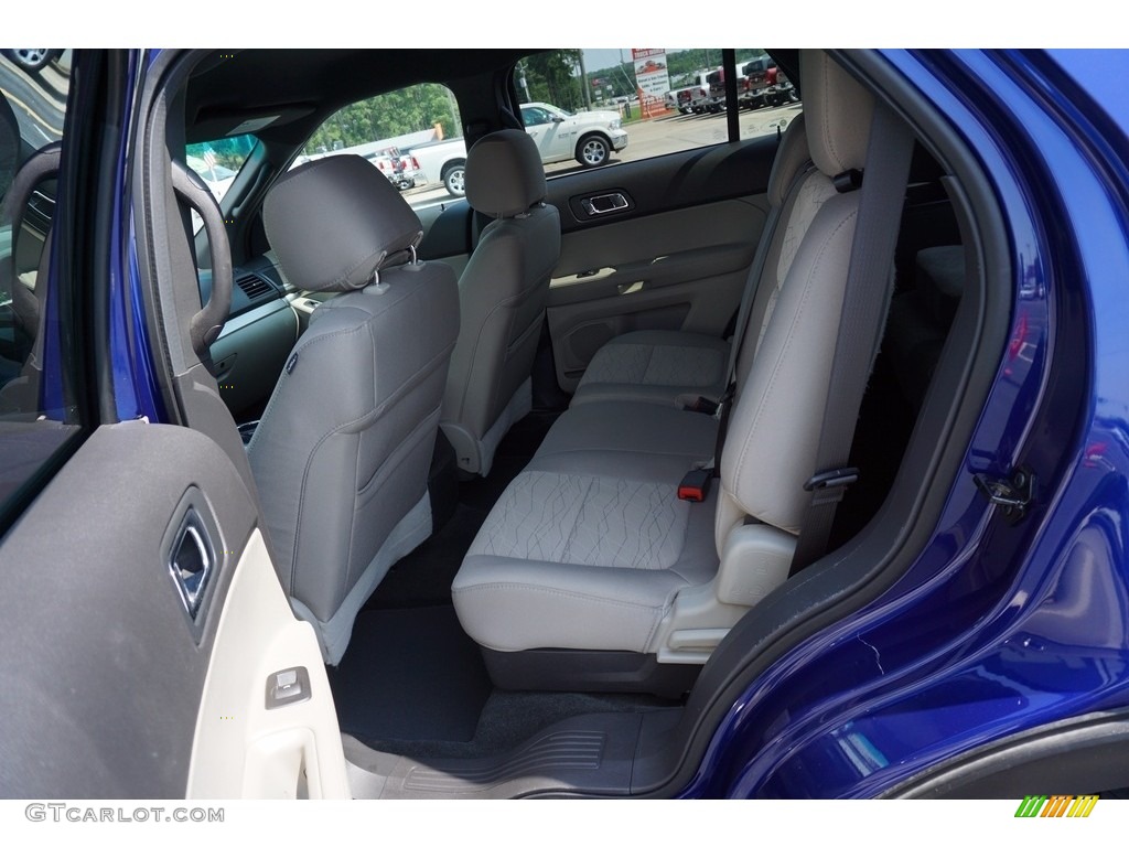 2015 Explorer FWD - Deep Impact Blue / Medium Light Stone photo #12