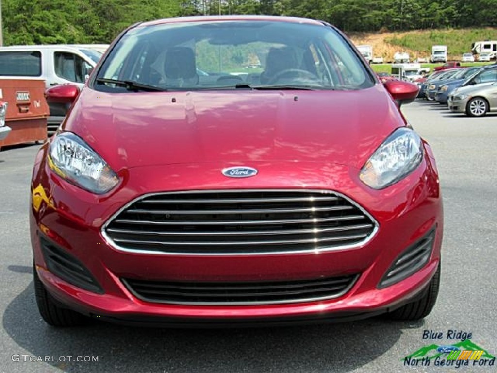2017 Fiesta SE Sedan - Ruby Red / Charcoal Black photo #8