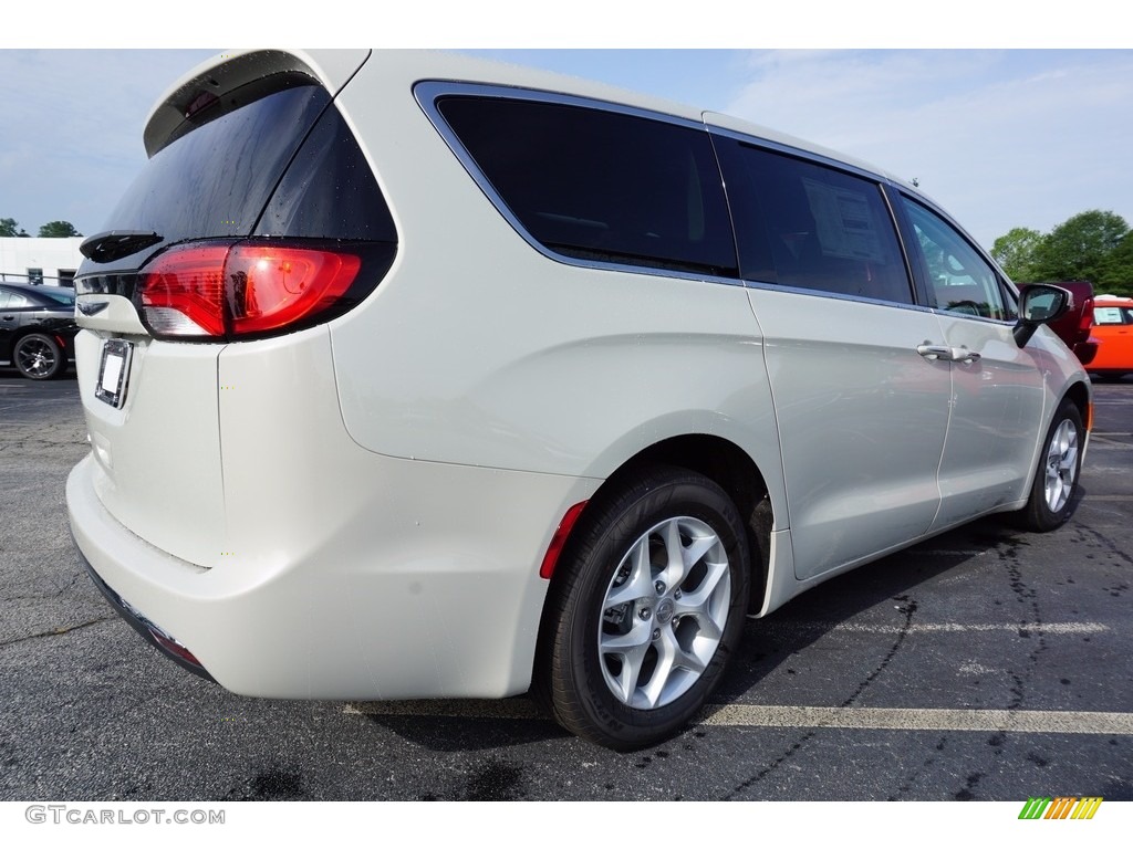 2017 Pacifica Touring L - Tusk White / Cognac/Alloy/Toffee photo #3