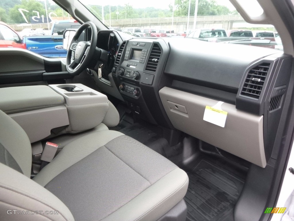 2017 F150 XL Regular Cab 4x4 - Oxford White / Earth Gray photo #2