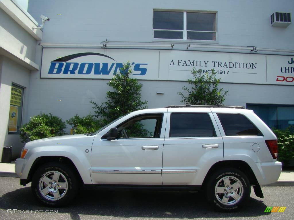 2005 Grand Cherokee Limited 4x4 - Bright Silver Metallic / Dark Khaki/Light Graystone photo #1