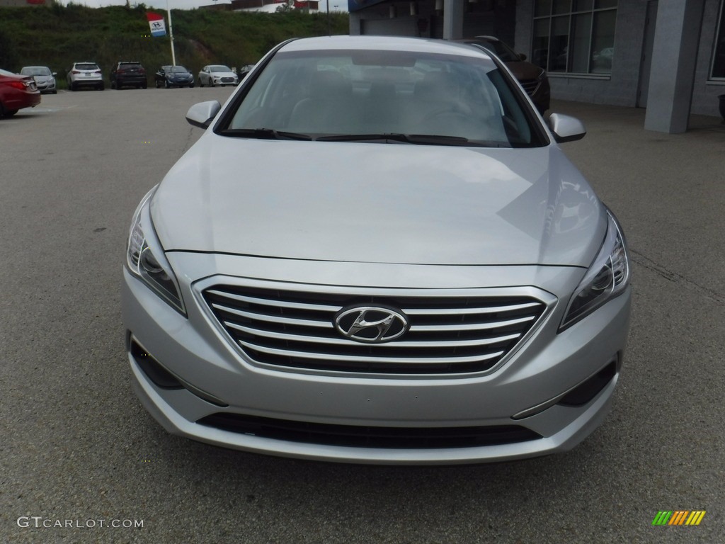 2017 Sonata SE - Symphony Silver / Gray photo #4