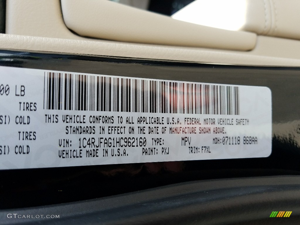 2017 Grand Cherokee Laredo 4x4 - Diamond Black Crystal Pearl / Black/Light Frost Beige photo #10