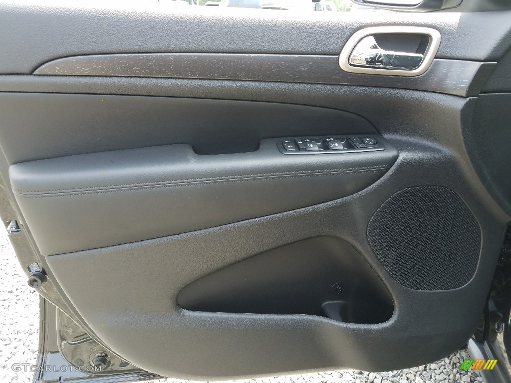 2017 Grand Cherokee Laredo 4x4 - Diamond Black Crystal Pearl / Black photo #7