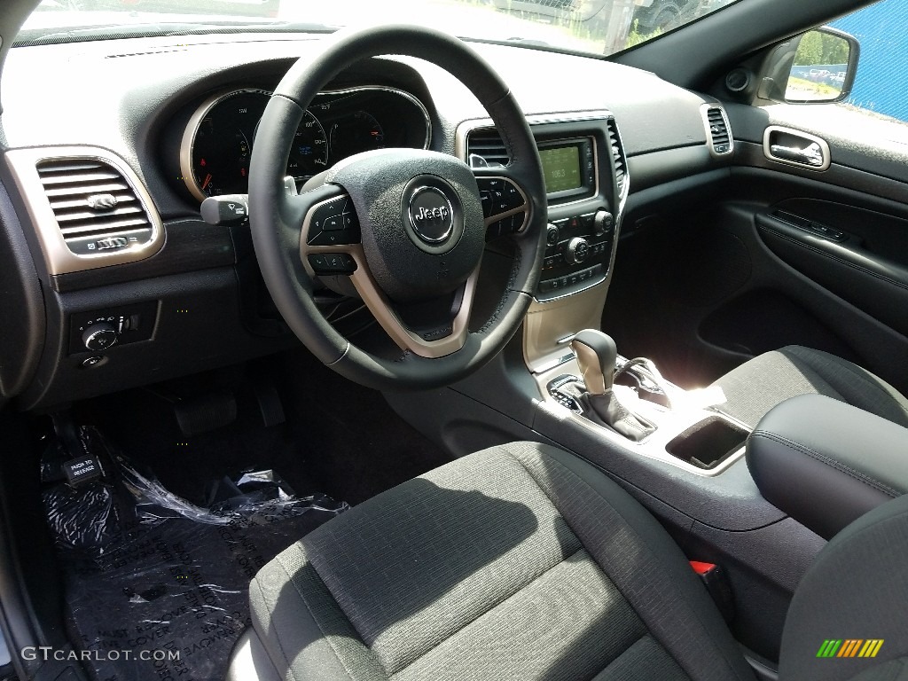 2017 Grand Cherokee Laredo 4x4 - Diamond Black Crystal Pearl / Black photo #8