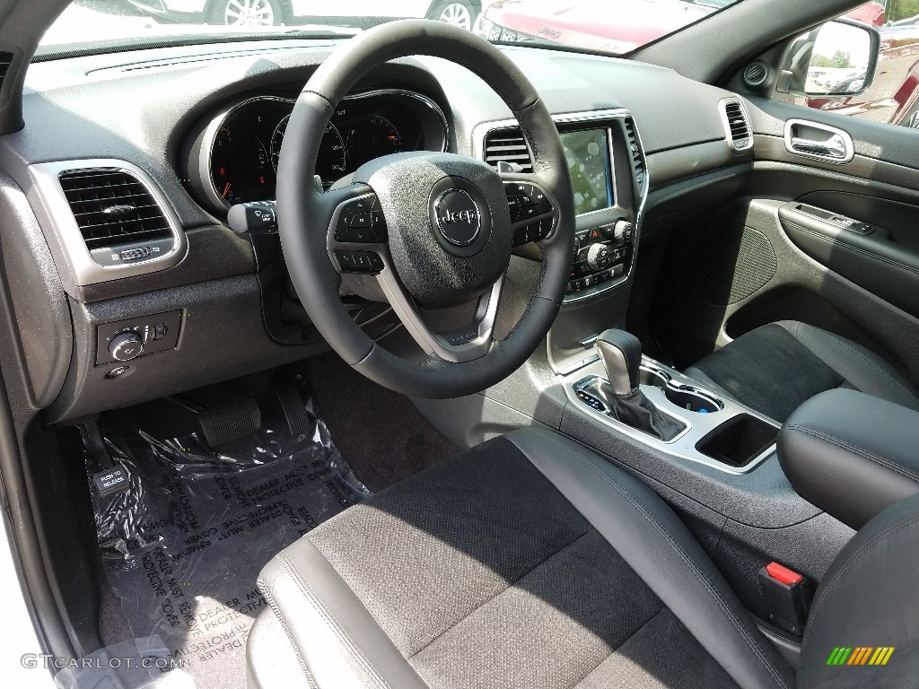 2017 Grand Cherokee Laredo 4x4 - Bright White / Black photo #7